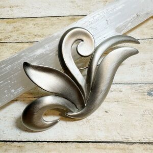 Vintage JJ Jonette Jewelry 1986 Abstract Swirl Silver Tone Brooch